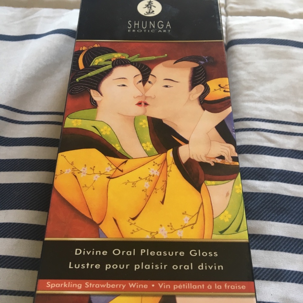 Strawberry tingling lip gloss